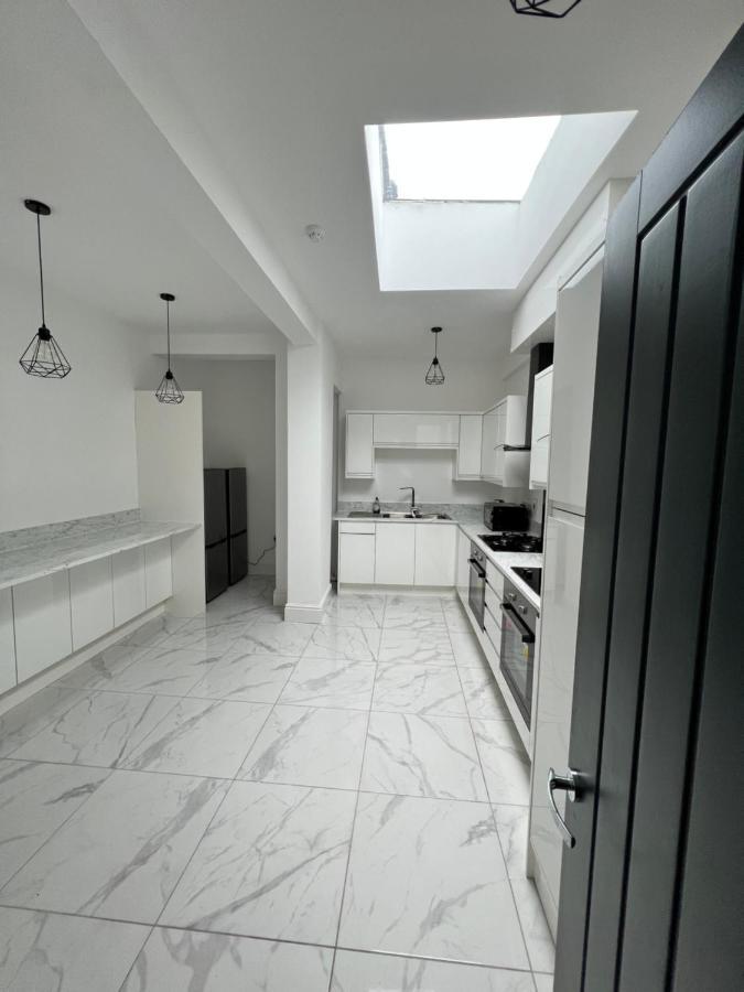 Guest house Stunning & Modern En-suite Bedrooms In *