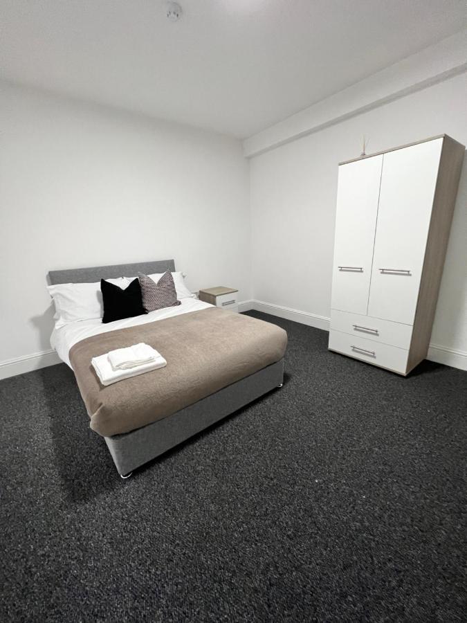 Stunning & Modern En-suite Bedrooms In