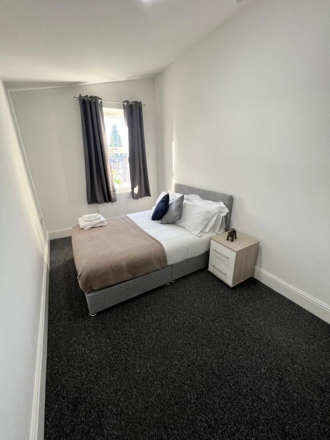Stunning & Modern En-suite Bedrooms In Guest house