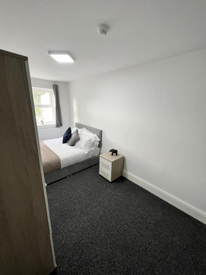 Stunning & Modern En-suite Bedrooms In *