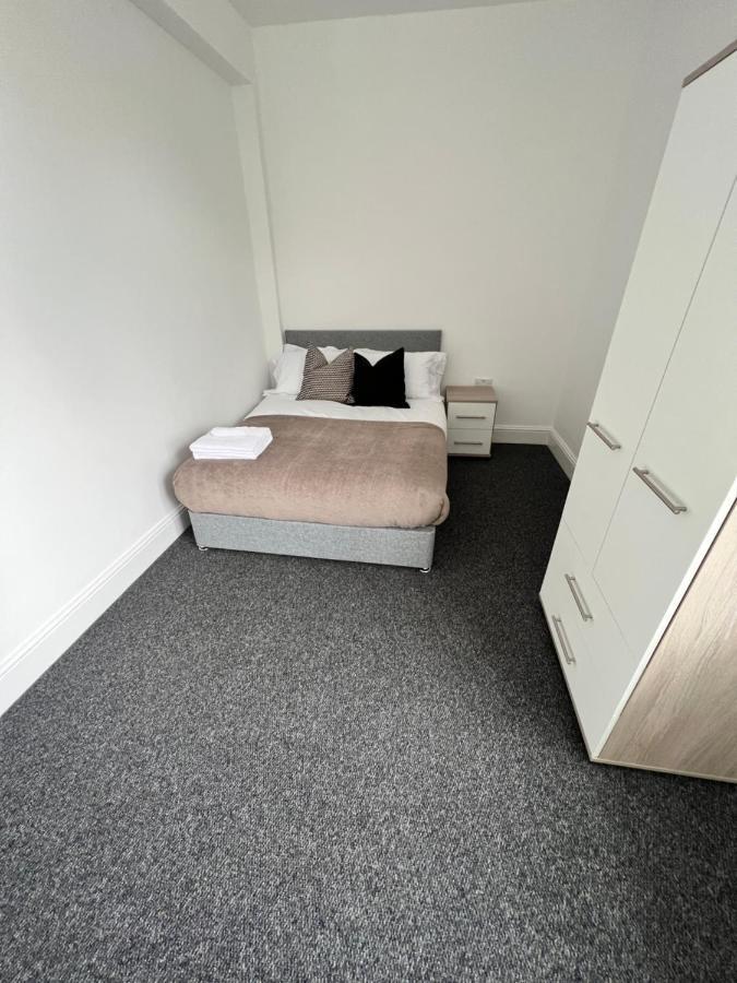 Stunning & Modern En-suite Bedrooms In Guest house
