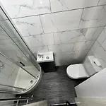 Stunning & Modern En-Suite Bedrooms In Birmingham Guest House