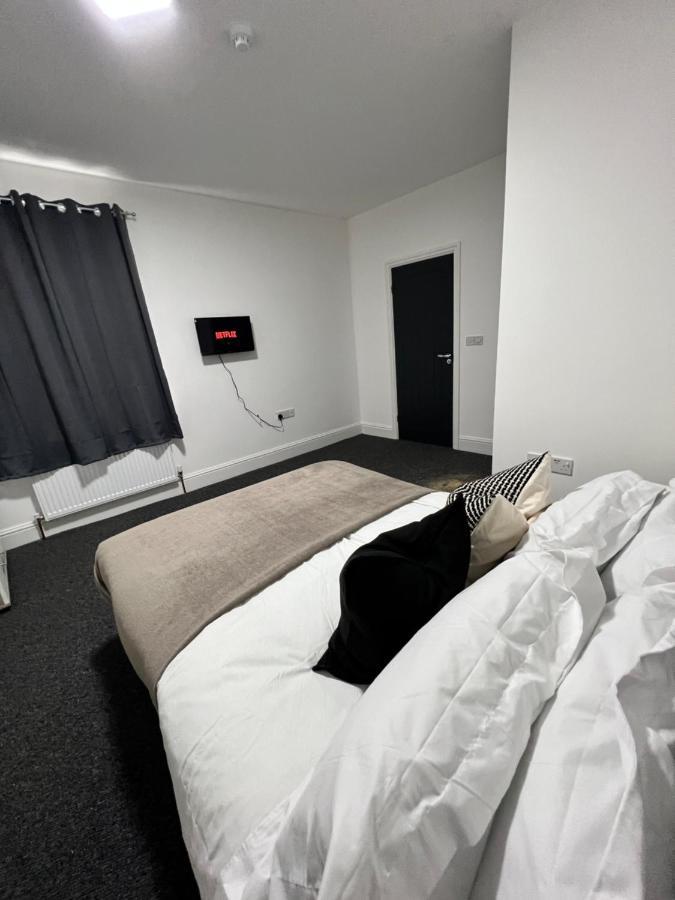 Stunning & Modern En-suite Bedrooms In