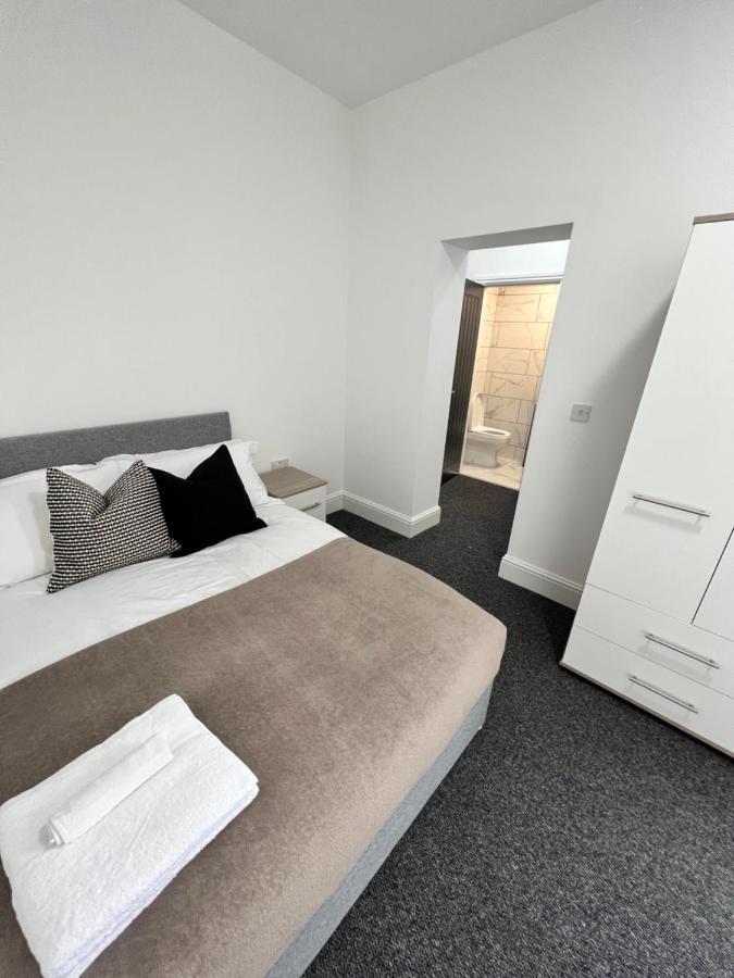 Guest house Stunning & Modern En-suite Bedrooms In
